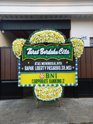 Papan Bunga Duka di Lajut